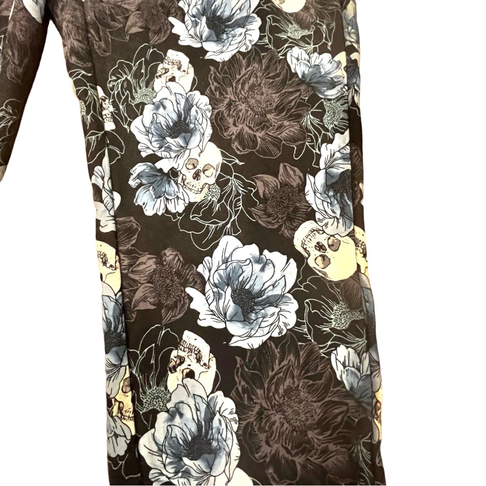 Torrid Pixie Pointe Stretch Ankle Pant Black Whit… - image 4